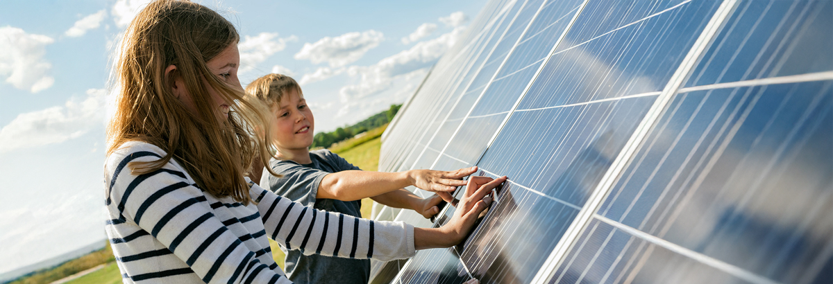 Uma Família com paineis solalres